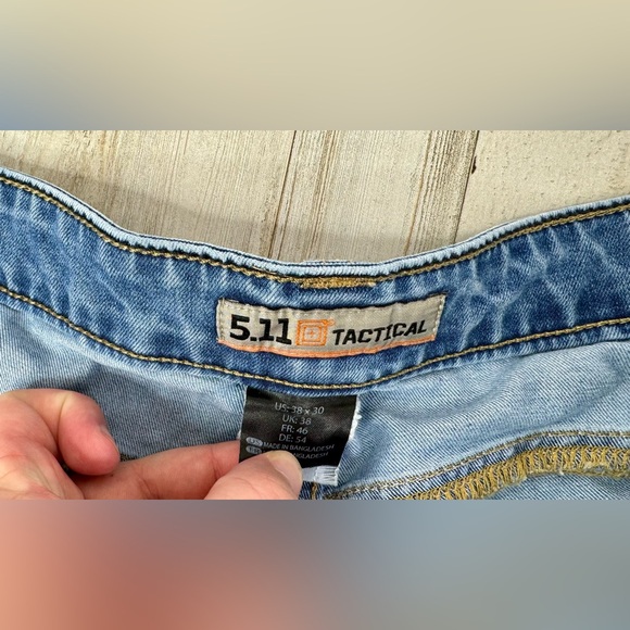 5.11 Tactical Jeans Mens 38x30 Blue Straight Leg Utility Workwear Denim - Picture 5 of 12